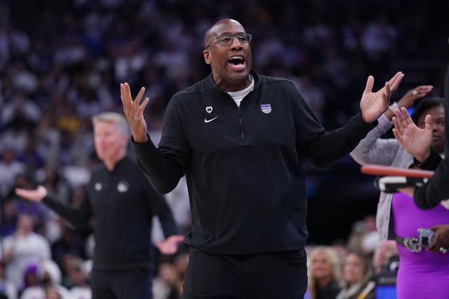 独行侠在NBA中国赛中战胜火箭 决赛重现激烈对抗